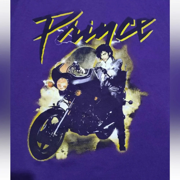 Purple Rain T Shirt Mens Medium Purple Short Sleeve Graphic Tee Classic Casual - Picture 3 of 4